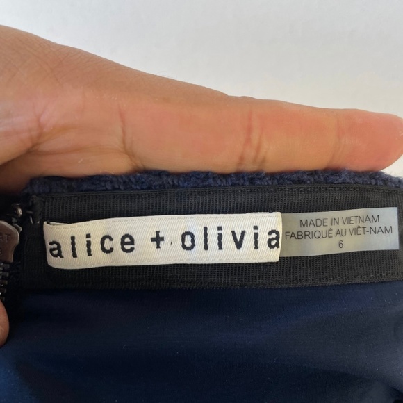 Alice + Olivia Elana Textured Mini Skirt - Picture 6 of 8